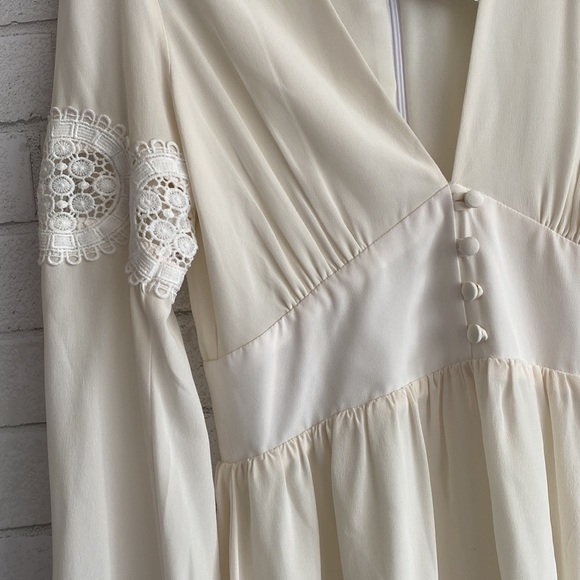 Stone Cold Fox Cream Silky Lace Bohemian Bell Sleeve Dress - Picture 3 of 8